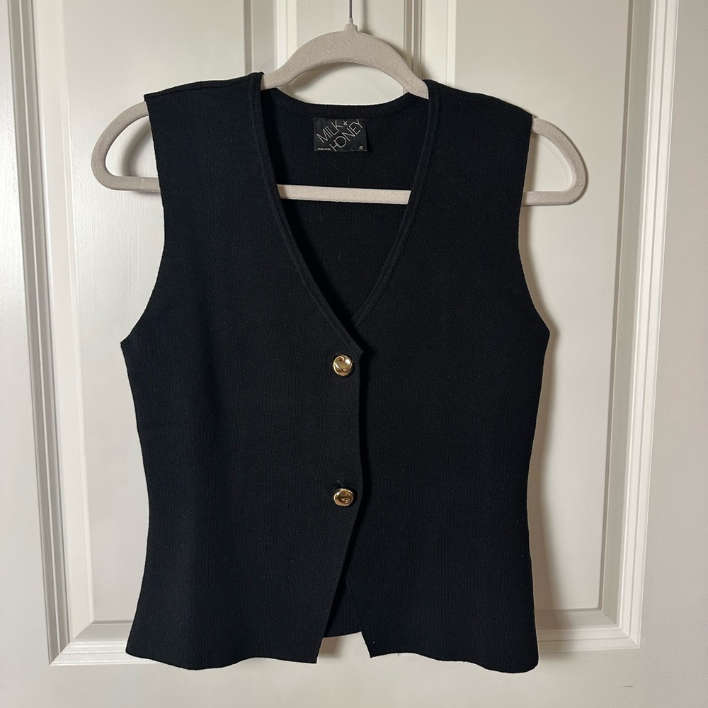 Elegant Black Sleeveless Knit Top Milk & Honey / Small